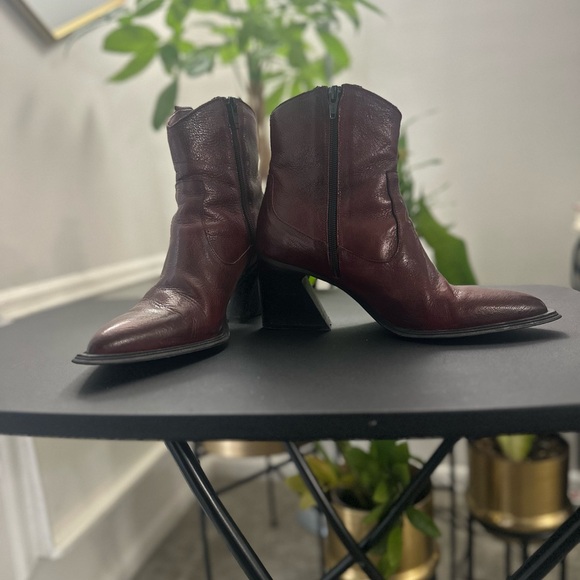 Emanuele Crasto Western Ankle Boots in Burgundy - Picture 6 of 9